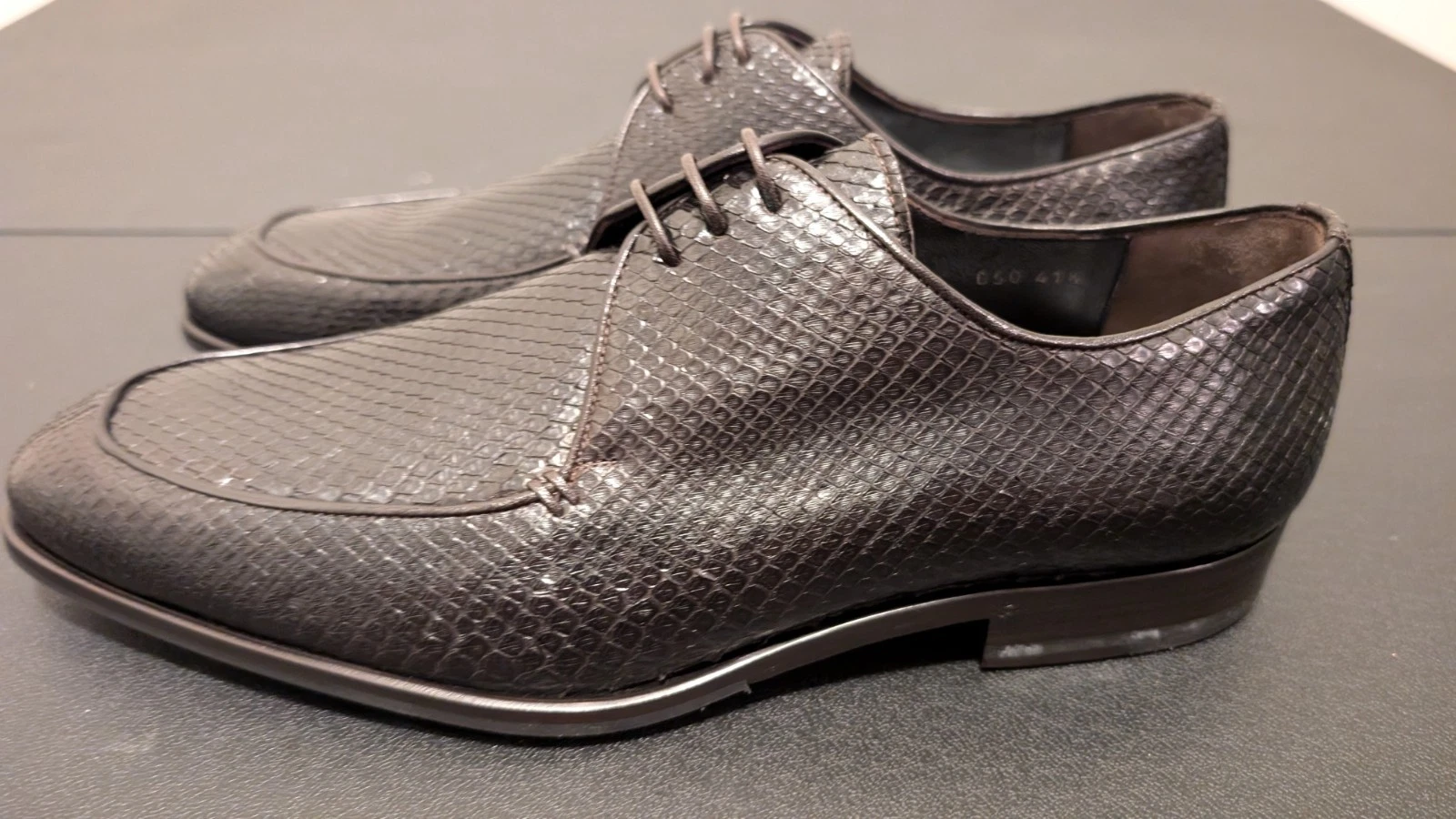 Giorgio Armani — Giorgio Armani XGU699 Mens Dark Brown Snake Scale Dress Shoes EU 41.5, US 8.5