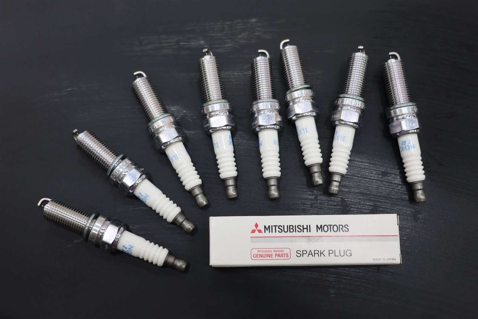 NEW OEM Mitsubishi Spark Plugs Set of 8 1822A011 Outlander 3.0L 2007-2013