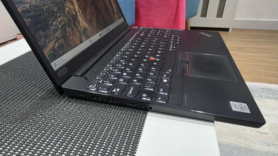 Lenovo ThinkPad E15 · i5-10210U · 8GB · 238GB, photo 3 of 5