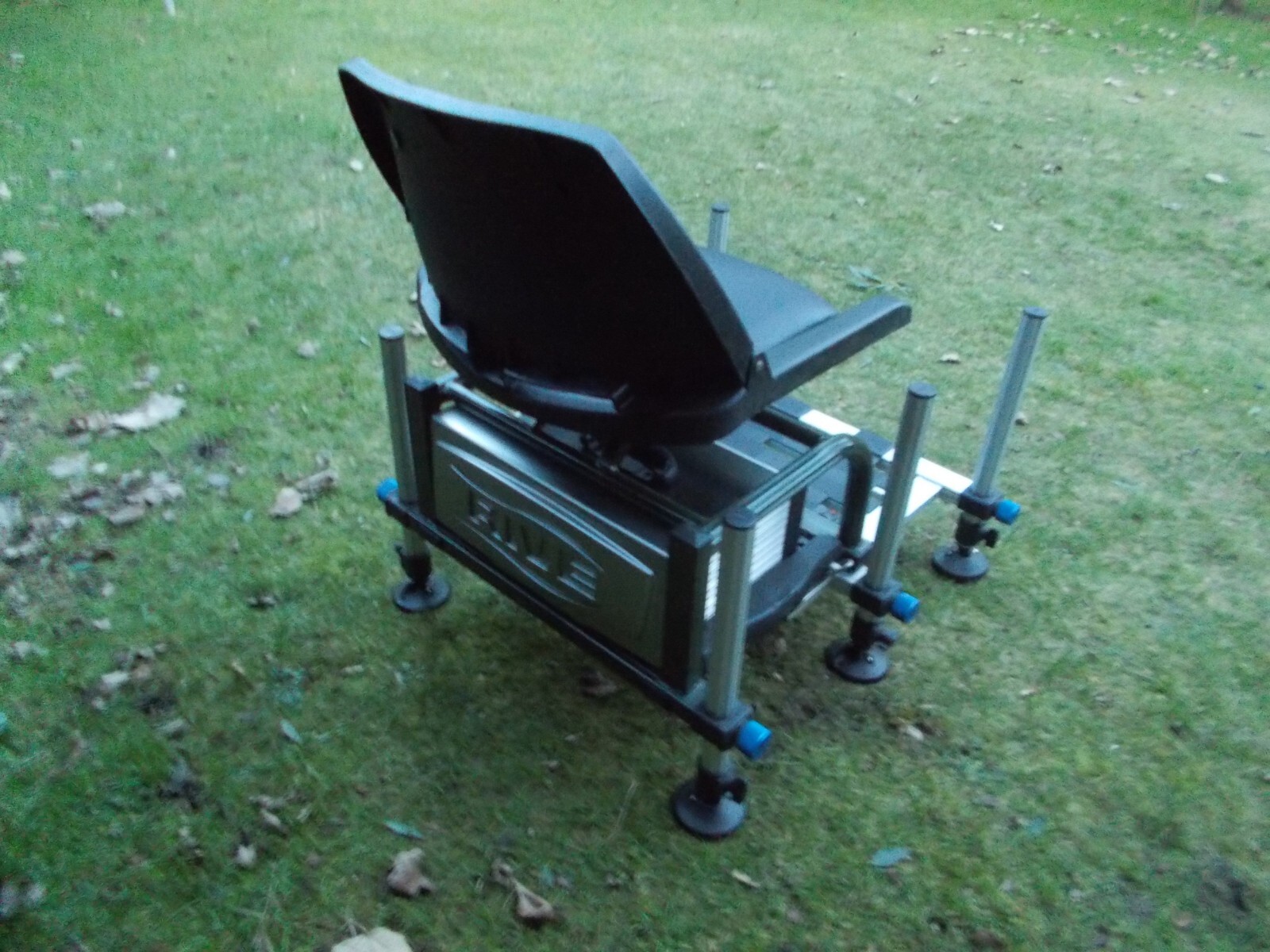 Rive ST8 Giro D36 Feeder fishing seat box + wheel kit FISHING SET UP eBay