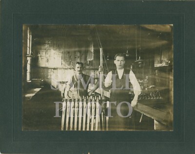 1890s-1910 RARE, SHOTGUN MAKER, CRESCENT FIRE ARMS CO, CABINET  PHOTO 1 of 2