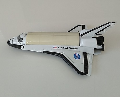 Realtoy NASA Space Shuttle Discovery 7" Collectible Model