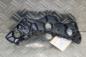 VW Passat  CC  Stoßstangenhalter Halter Stoßfänger vorne rechts 3C8807184A