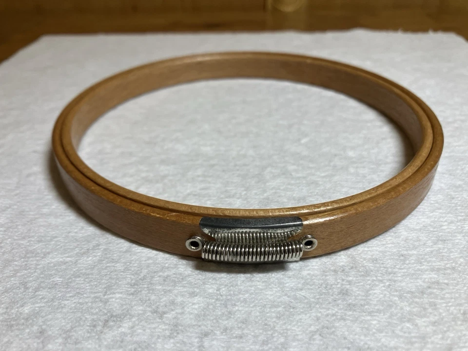Vintage Wooden Felt Lined Embroidery Hoop 5" With Spring Tension, Unmarked - Image 2 of 4