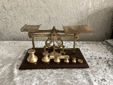 VINTAGE BRASS POST OFFICE SCALES WITH A COMPLETE SET OF WEIGHTS