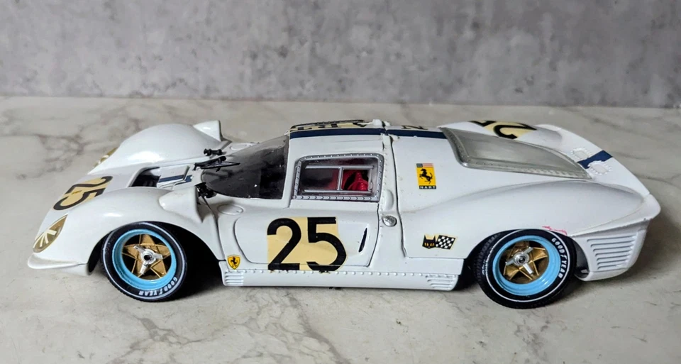 Jouef Evolution Ferrari 330 P4 Diecast 1:18 Metal Model Vehicle Made In Italy  - Image 3 of 4