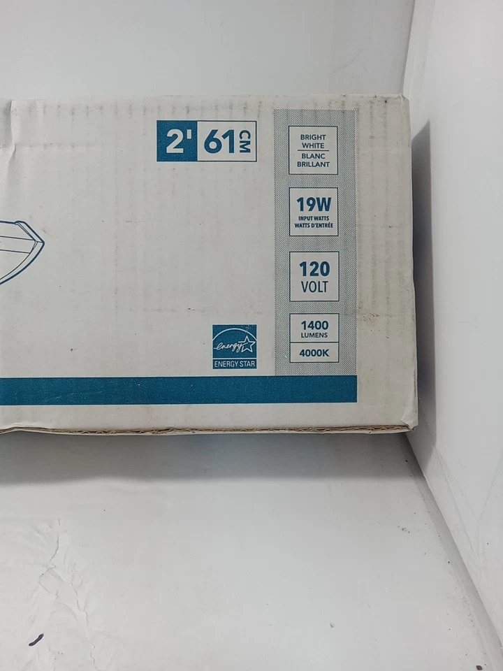 Contractor Electric 2' 120-Volt 1900 Lumens Integrated LED Wraparound Light NEW - Image 3 of 4