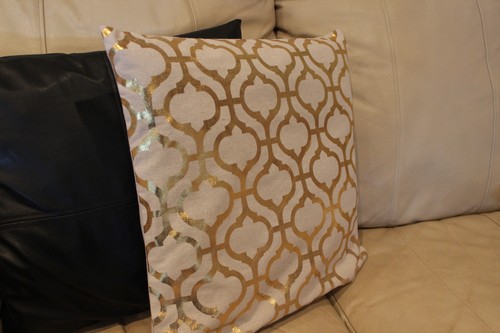 Rankgitter Designer Kissenbezug von K und K Decorator Gold mit beigem Hintergrund 18 Zoll - Bild 3 von 6