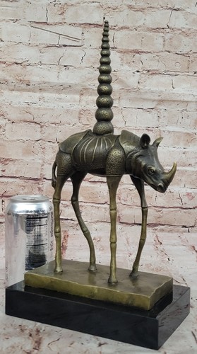 Salvador Dalì dopo scultura in bronzo di un rinoceronte su base marmo opera d'arte vendita affare - Foto 2 di 10