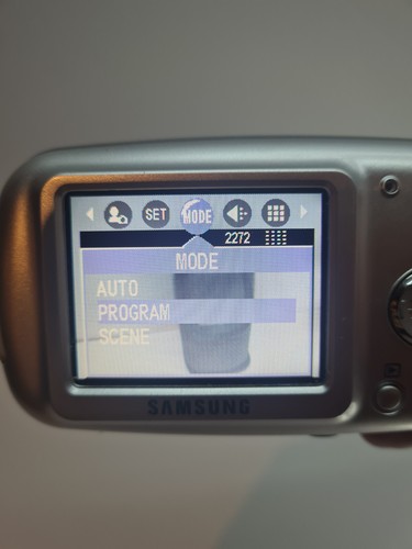 Samsung Digimax A400 4.0MP Digital Camera Silver With Samsung Case - Picture 8 of 15