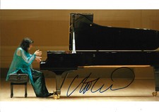 Mitsuko Uchida Pianist signed 8x12 inch photo autograph Mitsuko Uchida Pianist signed 8x12 inch photo autograph