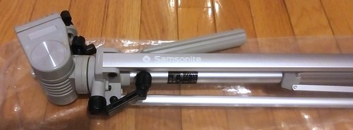 RARE - SAMSONITE 53 INCH. HIGH ALUMINUM ADJASTABLE GRAY UNIVERSAL TRIPOD - Picture 2 of 8