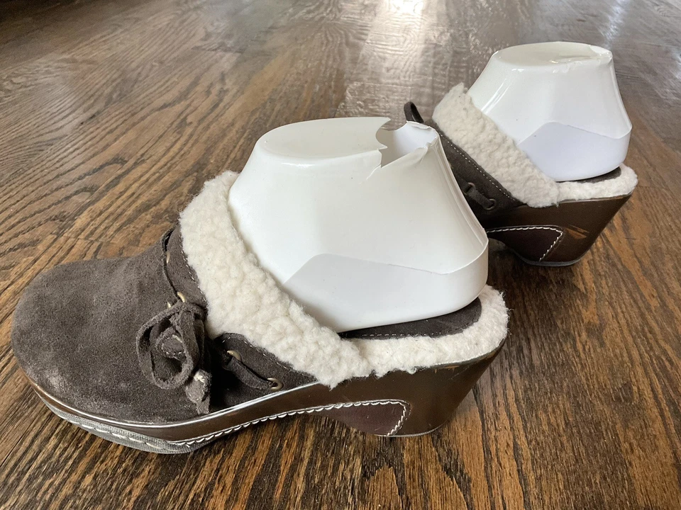 Zuecos de gamuza marrón Bass para mujer talla 6.5 forro de piel sintética Foto 4 de 4