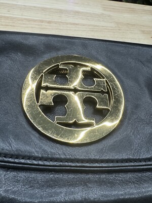 Tory Burch Black Logo-Print Interior with Gold Plaque hardware. Tory Burch Eleanor Logo Plaque Small Shoulder Bag - Black  main image 4