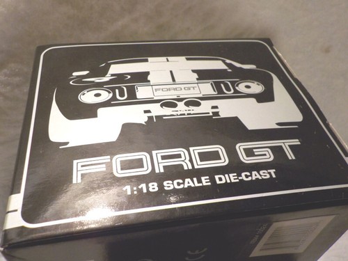 1/18 SCALE FORD GT CONCEPT CAR IN BLACK AND WHITE BEANSTALK GROUP - Picture 6 of 6