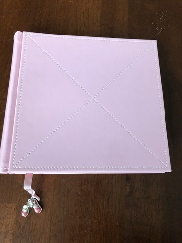 Two’s Company Pink Photo Book 50 Pages/200 Photos For Baby Girl’s First Memories - 第 1/9 張圖片