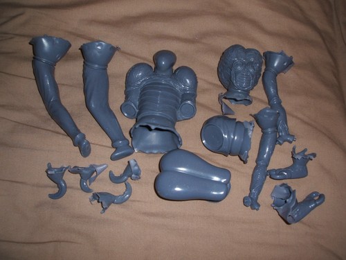 BILLIKEN METALUNAN MUTANT VINYL MODEL UNMADE IN HIGH GRADE BOX VERY RARE - Picture 3 of 6