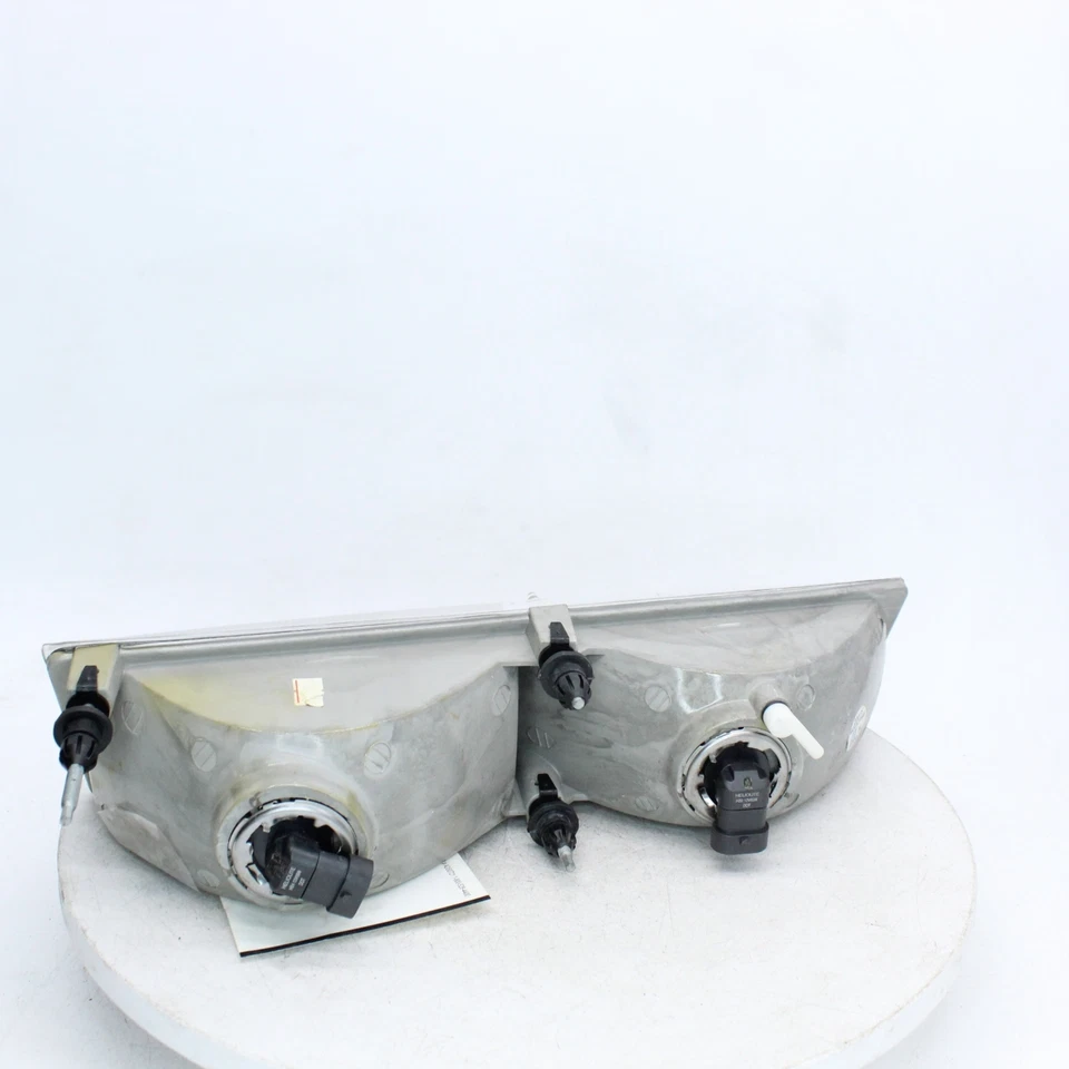 Número de pieza de lámpara de cabeza izquierda TYC - 114-00227BL para Chrysler Concorde 1997 Foto 3 de 4