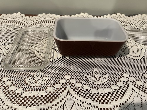 Vintage Pyrex #0502 Brown 1.5 Pint Refrigerator Dish w/ Lid USA  Excellent  - Picture 2 of 4