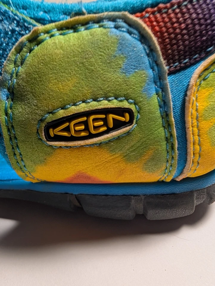Sandalias KEEN Newport H2 Zapatos Talla 4 Impermeables Grandes Jóvenes Niños Arco Iris Tie Dye Foto 3 de 4