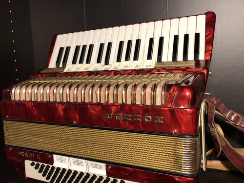 Akkordeon Hohner Verdi II rot 96 bass gold 9 Diskantregister 3 Bassregister - Picture 4 of 7