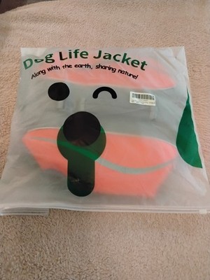 DOG LIFE JACKET-LAKE, POOL, BOAT-KEEP FIDO SAFE-BRAND NEW IN PACKAGE! Size M
