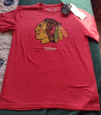 NWT Women's CCM Chicago Blackhawks red logo t-shirt Hockey size MEDIUM