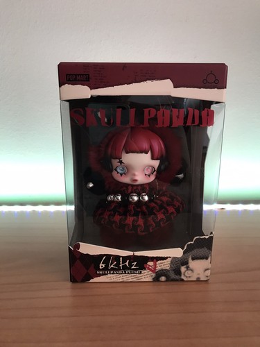 Skull Panda 6kHz Plush Keychain Europe Limited Edition-New Skullpanda Pop Mart