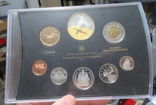 2009 ROYAL CANADIAN MINT PROOF SET WITH RARE SILVER DOLLAR