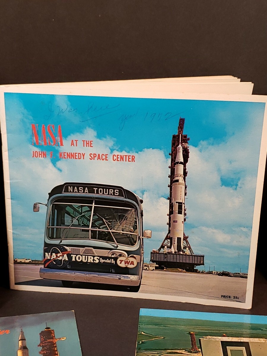 LOT of 9 VINTAGE KENNEDY SPACE CENTER NASA 8 POSTCARDS and 1 Guide