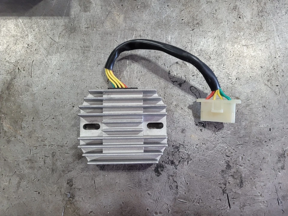 Regulador rectificador para Honda Goldwing 1200 GL1200 1987 Foto 3 de 4