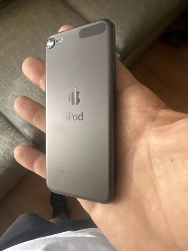 Apple iPod Touch 6th Gen 32GB SPACE GRAY A1574 Needs To Be Unlocked - Image 2 of 4