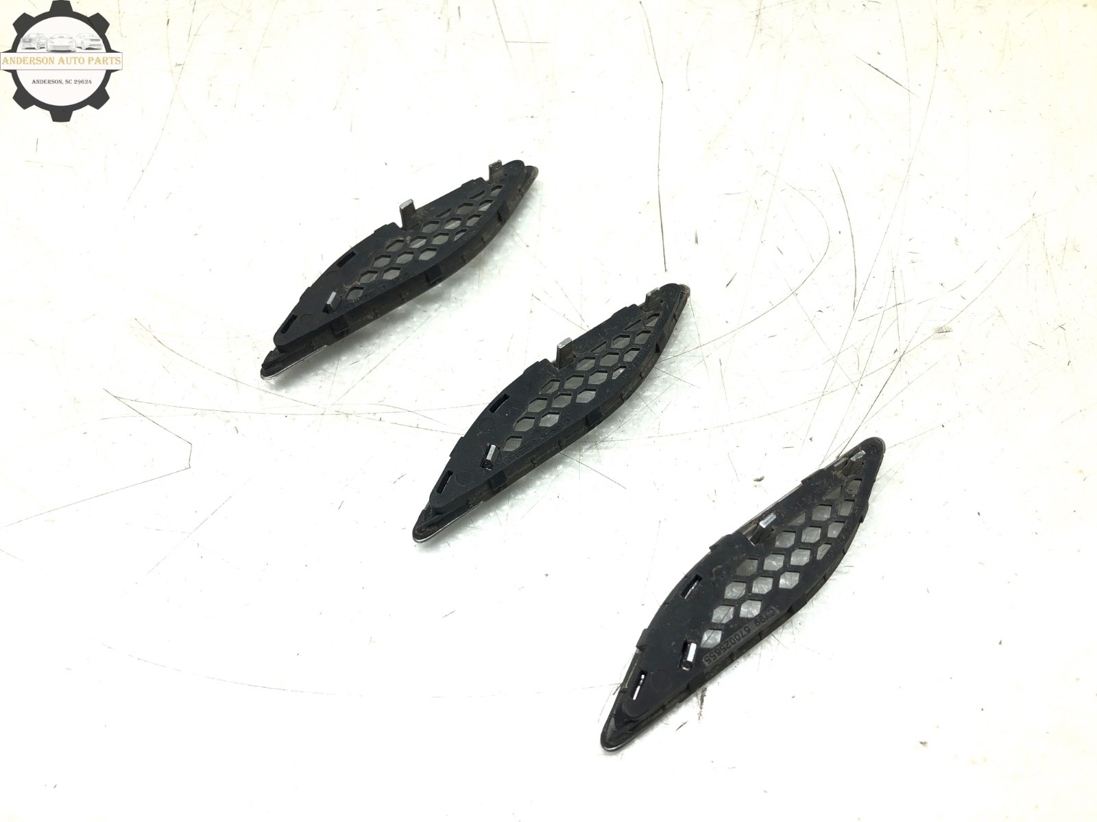 2014-2019 MASERATI GHIBLI LEFT DRIVER FRONT FENDER VENT GRILLE TRIM SET X3 OEM