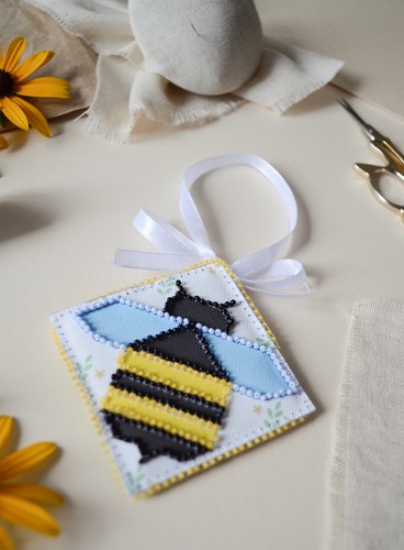 DIY Bead Embroidery "Decoration Sweet honey", Christmas Tree Toy DIY Kit - Picture 2 of 7