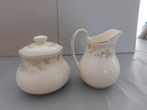 Royal Doulton Romance Collection Diana Lidded Sugar Bowl & Milk Jug 1981 - Picture 3 of 7