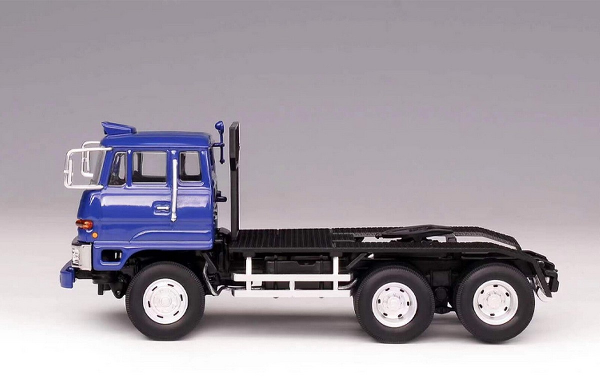 DD-MODELS 1/64 三菱ふそう 積載車トラック カーキャリア ブルー DD Models 1/64 Scale Mitsubishi Fuso Truck Car Transporter