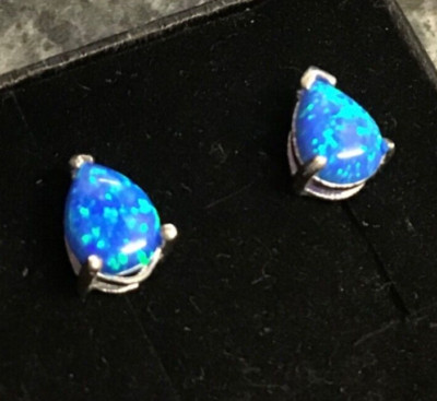 Sterling Silber Krallen Set Blau Grün Irisierend Opal Grob Birne Ohrstecker 