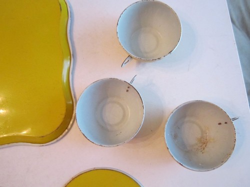 1960'S WALT DISNEY'S SNOW WHITE & 7 DWARF'S METAL SERVING TRAY & CUPS - TUB OFC - Picture 9 of 10