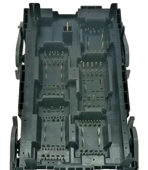 07 - 09 Chevrolet GMC Cadillac Fuse Junction Box Relay Power Block 25905683 OEM - Image 4 of 4