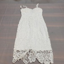 NWT Azbro Womens Size M White Floral Lace Bodycon Sweeheart Neck  Dress B3-180
