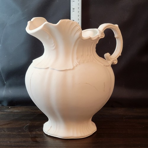 Jarra de agua Arner's de cerámica bisque lista para pintar 9" - Imagen 2 de 4
