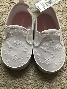 Old Navy baby girls moccasins shoes 