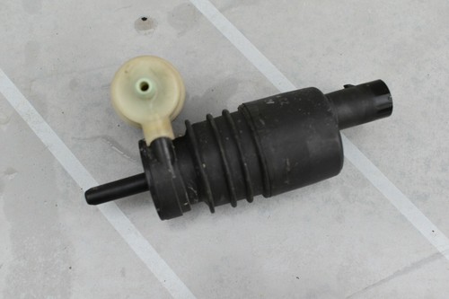 VW GOLF 4 - GOLF 1,6 - VDO WISCHWASSERPUMPE GUT ORIGINAL VW