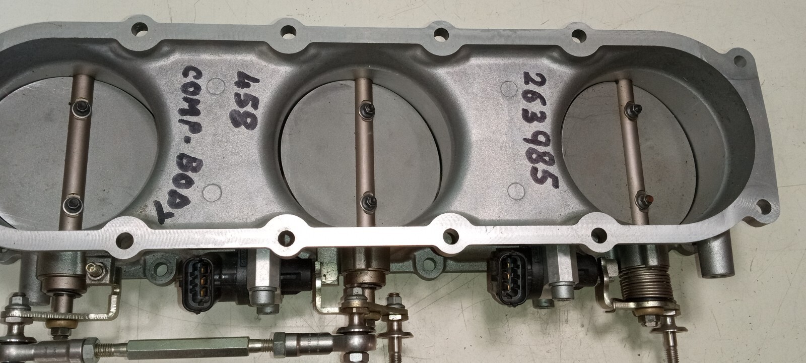 Ferrari 458 Challenge Engine Fuel Injection Compensator Throttle Body_263985_NEW