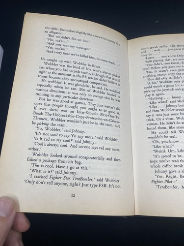 Signiert Terry Pratchett Only You Can Save Mankind 1992 1. Auflage HB (Discworld) - Bild 18 von 24