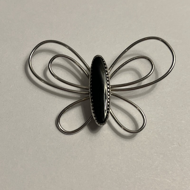 Beau Rare Vintage Pin Sterling Silver Thin Butterfly Wings Black Stone Center
