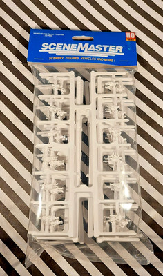 Walthers 949-6051 Sitting Figures Unpainted Pkg (72) HO Scale