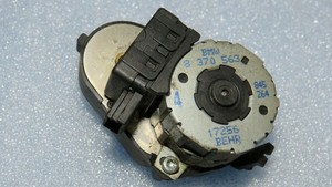 BMW 3er E46 - Stellmotor Heizung Klima / Heater Vent Actuator 8370563 BEHR 17256