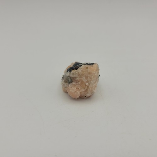 Hornblende Crystal 11g 2.8cm Canada Mineral Specimen Inosilicate Black Pink - Picture 6 of 12