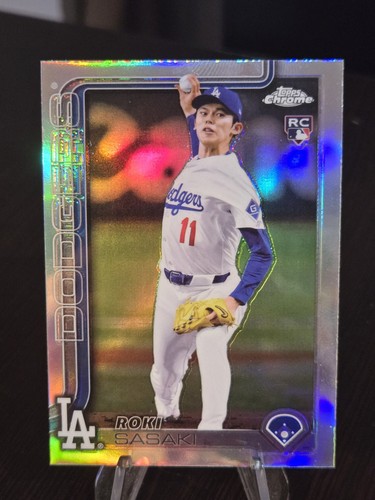 2025 Roki Sasaki Topps Chrome Refractor Rookie Card #217 LA Dodgers 🔥🔥